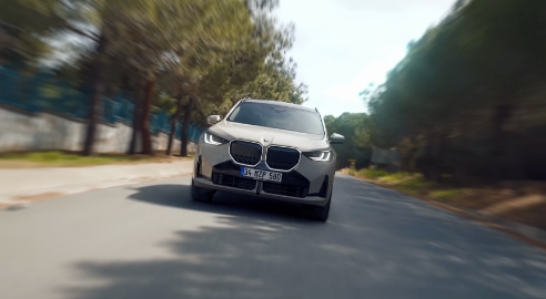 Yeni BMW X3 çarpıcı ön tasarımı ve keskin tasarım çizgileri ile tüm dikkatleri üzerine topluyor. | Borusan Oto
